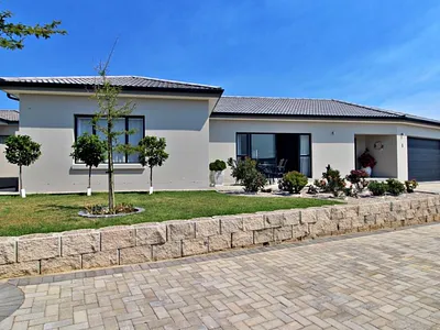3 Bedroom Townhouse For Sale in Reebok, Groot Brakrivier - qJ5s.webp