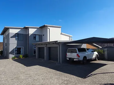6 Bedroom Townhouse For Sale in Mossel Bay - img