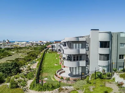 2 Bedroom Apartment For Sale in Mossel Bay - img