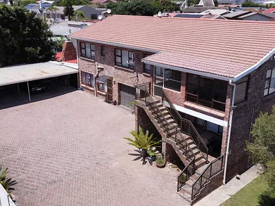 8 Bedroom House For Sale in Hartenbos - lpjP.webp