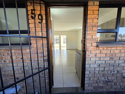 132 Bedroom Apartment For Sale in Johannesburg - S3p5.webp