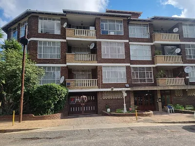 4 Bedroom Townhouse For Sale in Johannesburg - Izj5.webp