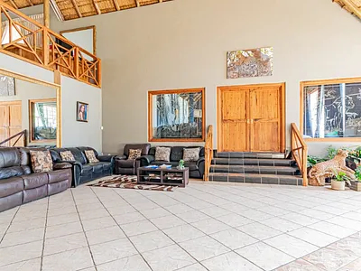 5 Bedroom House To Rent in Vanderbijlpark - shl0.webp
