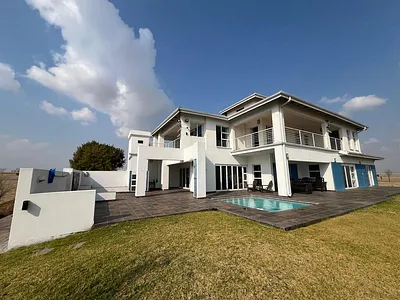 4 Bedroom House For Sale in Oranjeville - img