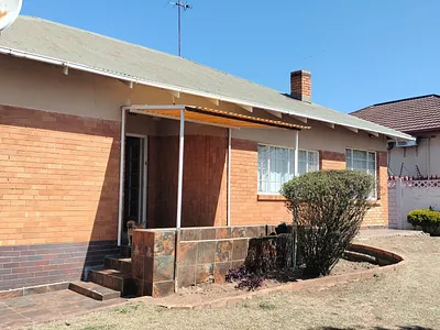 3 Bedroom House To Rent in Johannesburg - snBH.webp