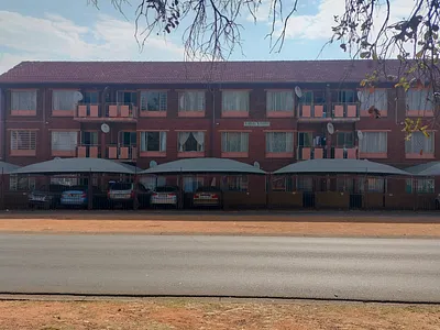 1 Bedroom Apartment For Sale in Roodepoort - img