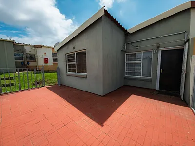 3 Bedroom Townhouse For Sale in Johannesburg - B4OD.webp