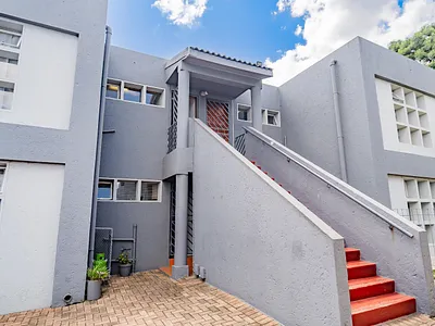 2 Bedroom Apartment For Sale in Johannesburg - tUcj.webp