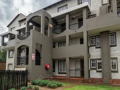 2 Bedroom Apartment For Sale in Germiston - qmFb.webp