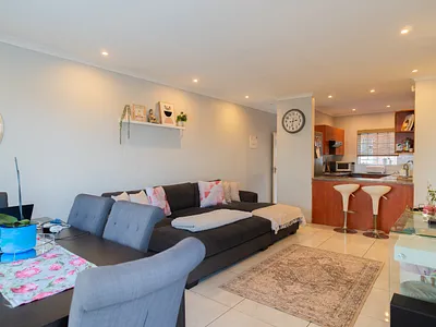 2 Bedroom Townhouse For Sale in Johannesburg - 6b98.webp