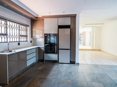 3 Bedroom House To Rent in Johannesburg - img