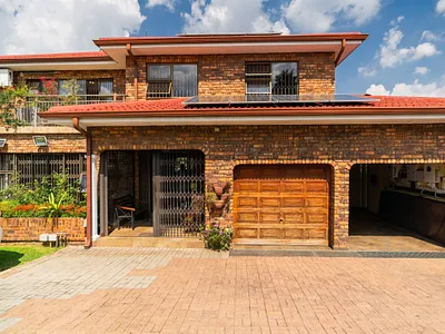 6 Bedroom House For Sale in Johannesburg - sATa.webp