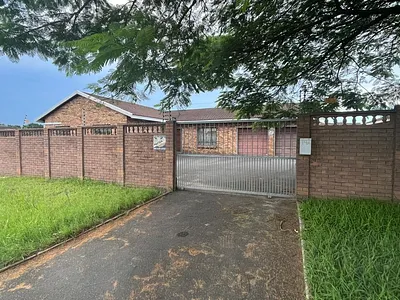 4 Bedroom Townhouse For Sale in Richards Bay - img