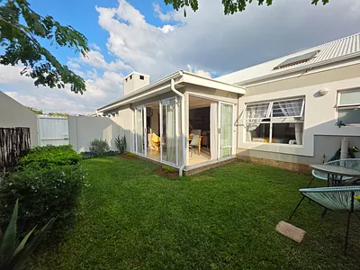 2 Bedroom Townhouse For Sale in Pretoria - q0XU.webp