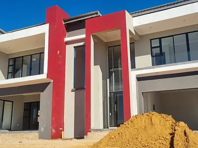 5 Bedroom House For Sale in Pretoria - Fo8G.webp