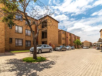 2 Bedroom Apartment To Rent in Germiston - img