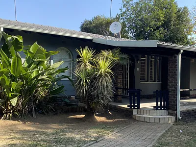 3 Bedroom House To Rent in Kempton Park - I2Vj.webp