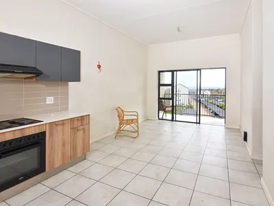 2 Bedroom Apartment To Rent in Gordons Bay - xPa4.webp