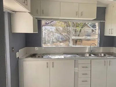 2 Bedroom Apartment To Rent in Johannesburg - lVUM.webp
