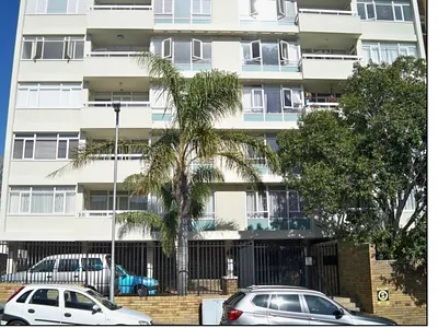 2 Bedroom Apartment To Rent in Cape Town - v13W.webp
