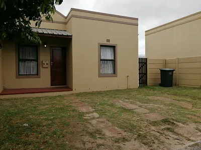 2 Bedroom House To Rent in Blue Downs - hKa7.webp
