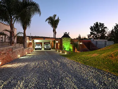 2 Bedroom House For Sale in Malmesbury - ET9N.webp