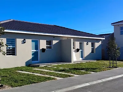 3 Bedroom Townhouse For Sale in Blue Downs - rhmv.webp