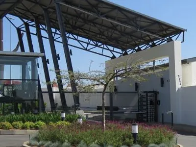 1 Bedroom Apartment To Rent in Sandton - vhfu.webp