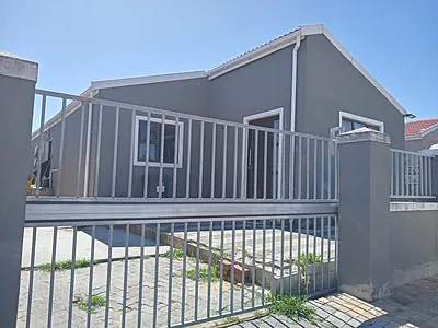 3 Bedroom House To Rent in Blue Downs - e6Ec.webp
