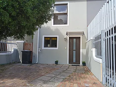 2 Bedroom House To Rent in Cape Town - RY0U.webp