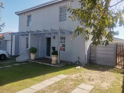 3 Bedroom House For Sale in Blue Downs - mRVa.webp