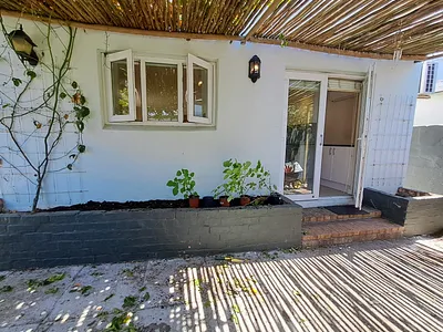 2 Bedroom Apartment To Rent in Cape Town - 1EUF.webp