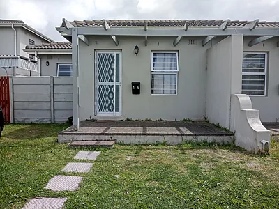 3 Bedroom House To Rent in Blue Downs - 2OOm.webp