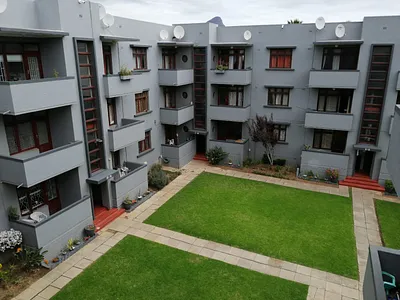 2 Bedroom Apartment For Sale in Cape Town - 17wQ.webp