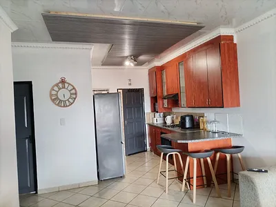 2 Bedroom Apartment To Rent in Germiston - img