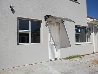 2 Bedroom House To Rent in Cape Town - obAH.webp