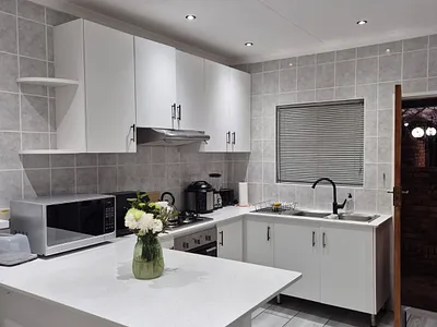 2 Bedroom Townhouse To Rent in Midrand - img