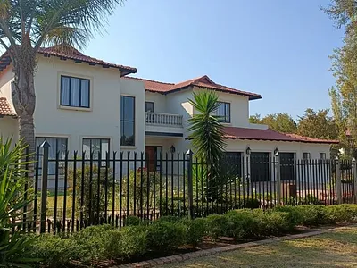 5 Bedroom House To Rent in Zwavelpoort AH, Pretoria - TFa0.webp