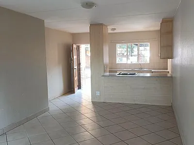 2 Bedroom Townhouse For Sale in Pretoria - img