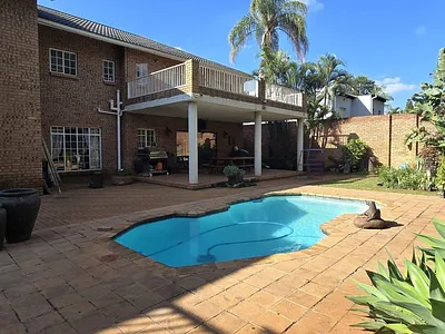 6 Bedroom House For Sale in Amandasig, Akasia - VO88.webp