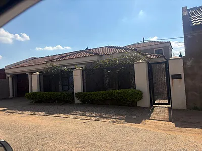 4 Bedroom House For Sale in Mamelodi, Pretoria - EEIV.webp