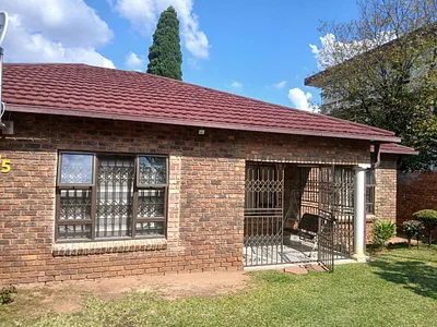 3 Bedroom House For Sale in Pretoria - huLW.webp