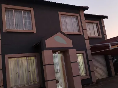 4 Bedroom House For Sale in Nkwe Country Estate, Akasia - aj9W.webp