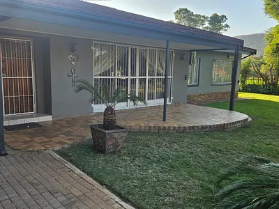 5 Bedroom House For Sale in Pretoria - V1Dy.webp