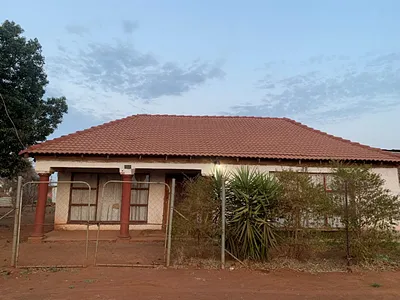 3 Bedroom House For Sale in Ga-rankuwa - 1s1L.webp