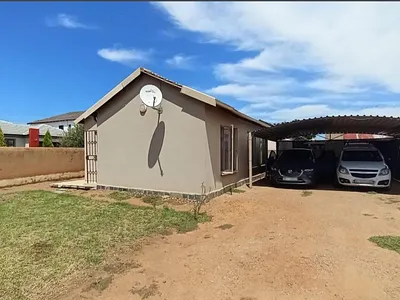 3 Bedroom House For Sale in Nkwe Country Estate, Akasia - img