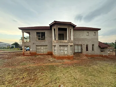 5 Bedroom House For Sale in Thohoyandou - 5Qkz.webp