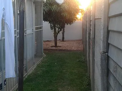 4 Bedroom House For Sale in Akasia - P7JS.webp