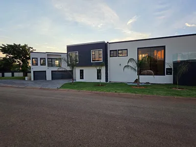 5 Bedroom House For Sale in Hartbeespoort - 1pP5.webp