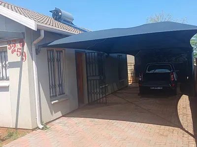 3 Bedroom House For Sale in Akasia - img